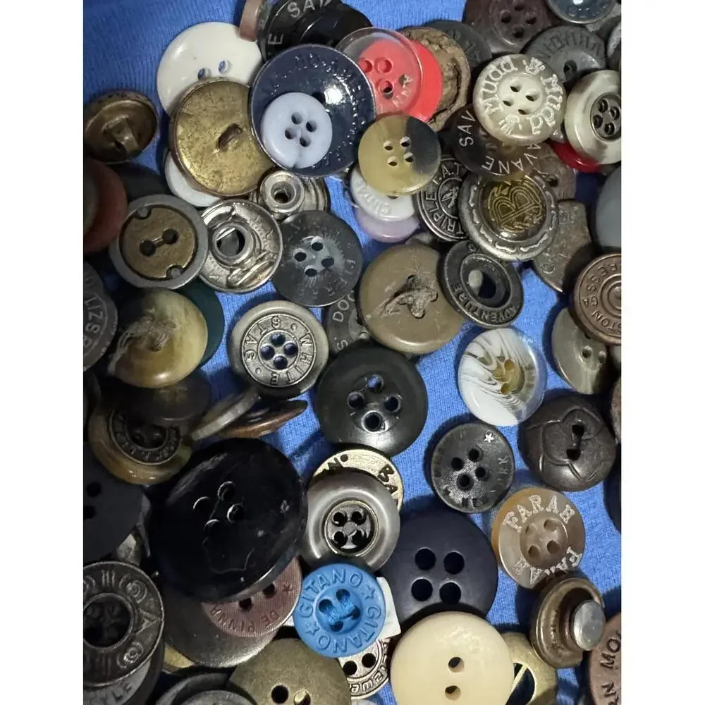 Lot of 500 + Sewing Buttons Designer Branded Nike, Moose Creek, Eddie Bauer, etc